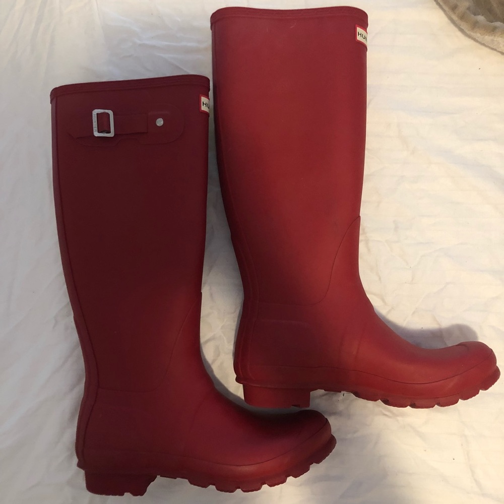 red hunter boots